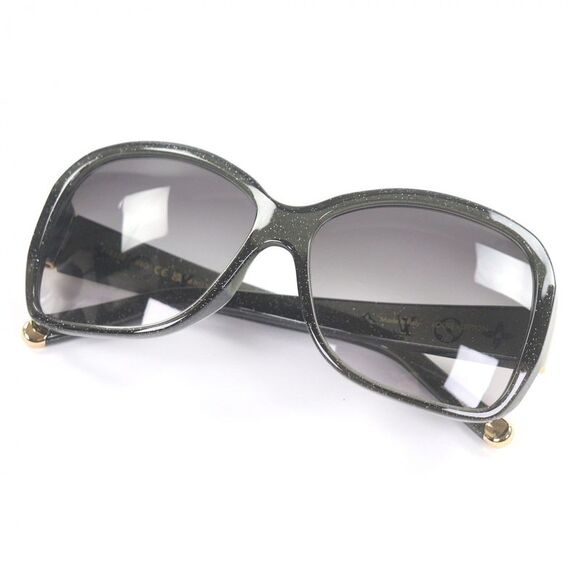 LOUIS VUITTON Other - Louis Vuitton LV Obsession Sunglasses